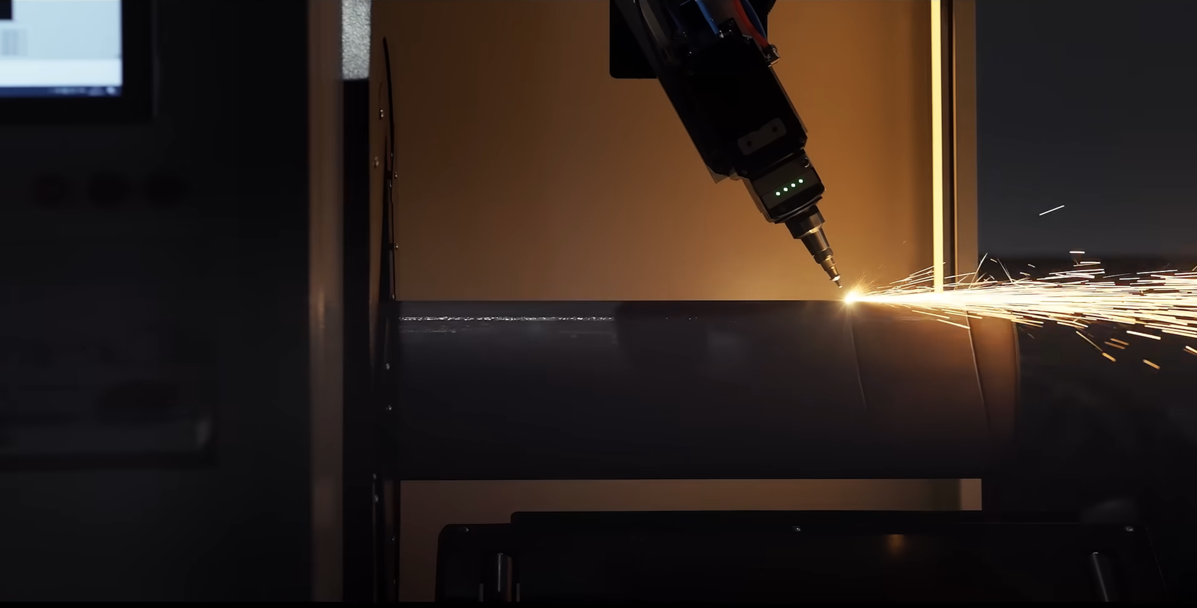 The Role of CNC Laser Cutting Machines in UAE’s Industrial Growth